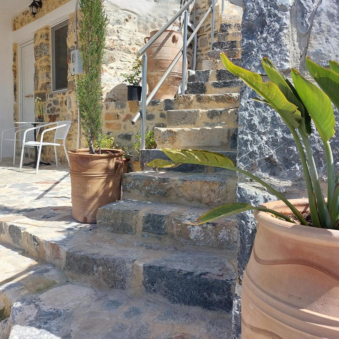Apartmán Roza Stone & *