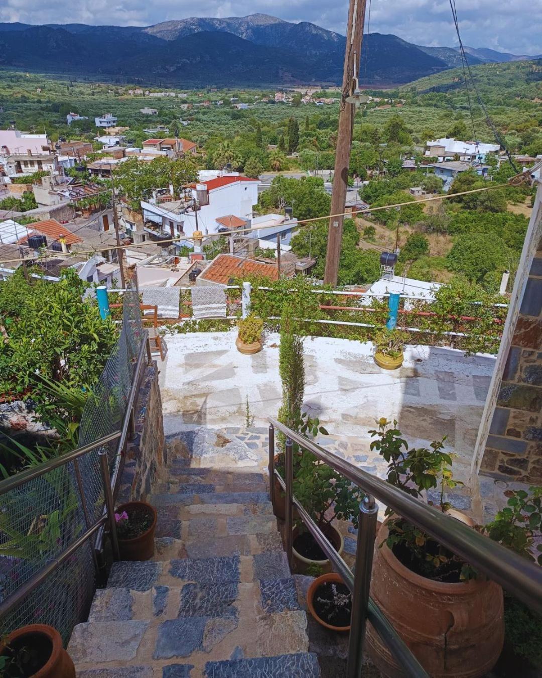 Roza Stone & Apartmán Goníai