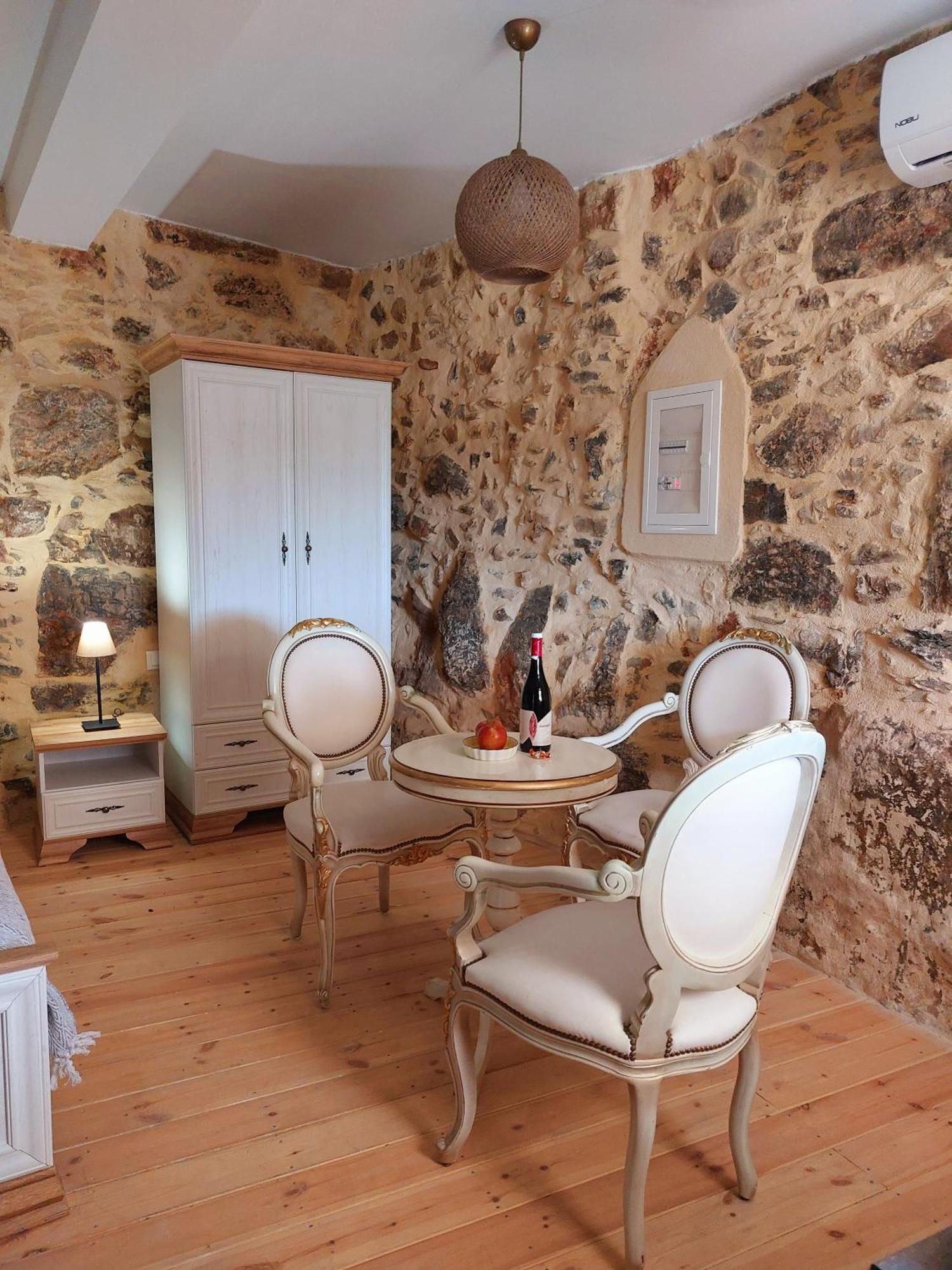 Roza Stone &