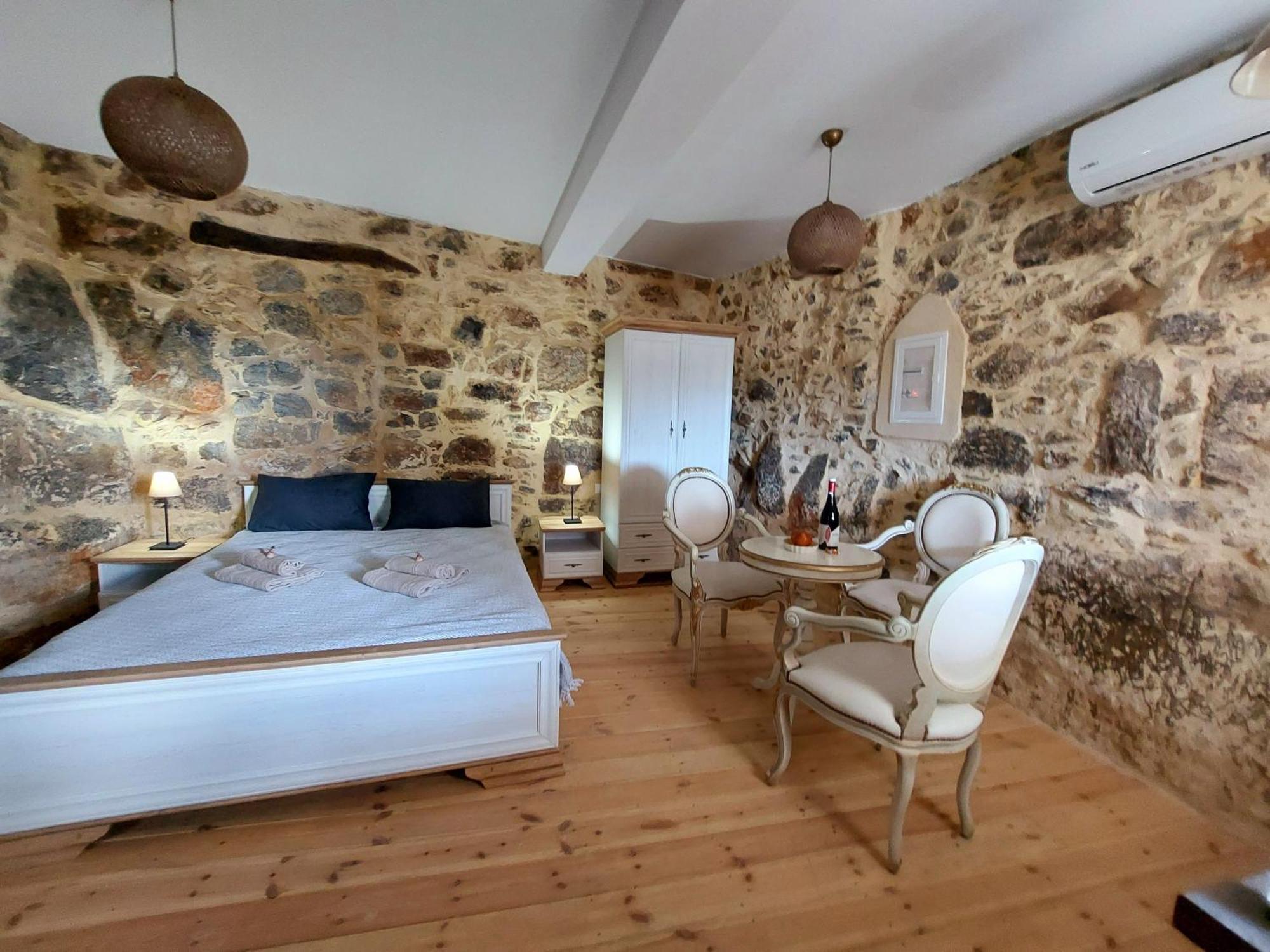 Roza Stone & Apartment