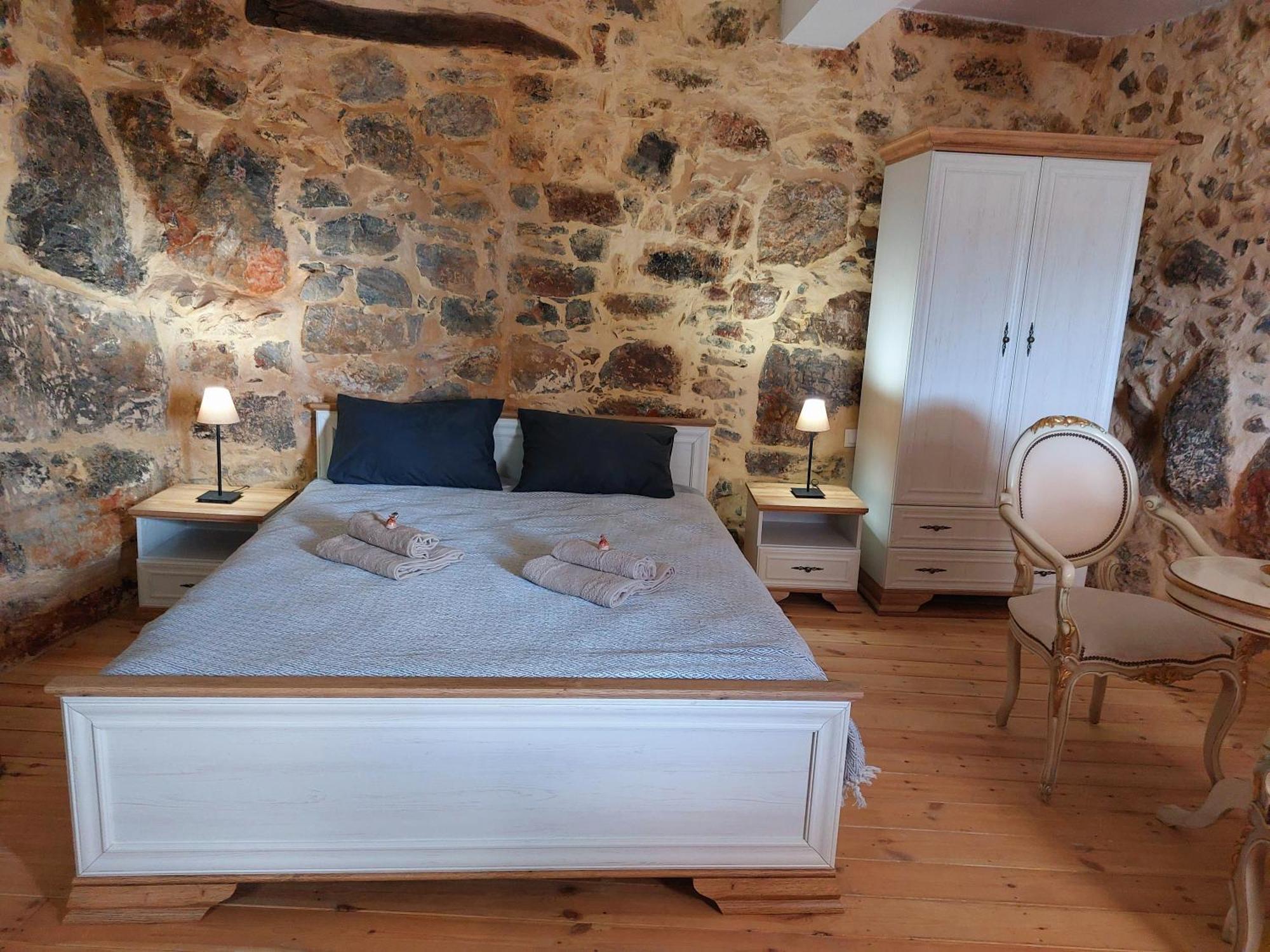 Roza Stone & Apartment *