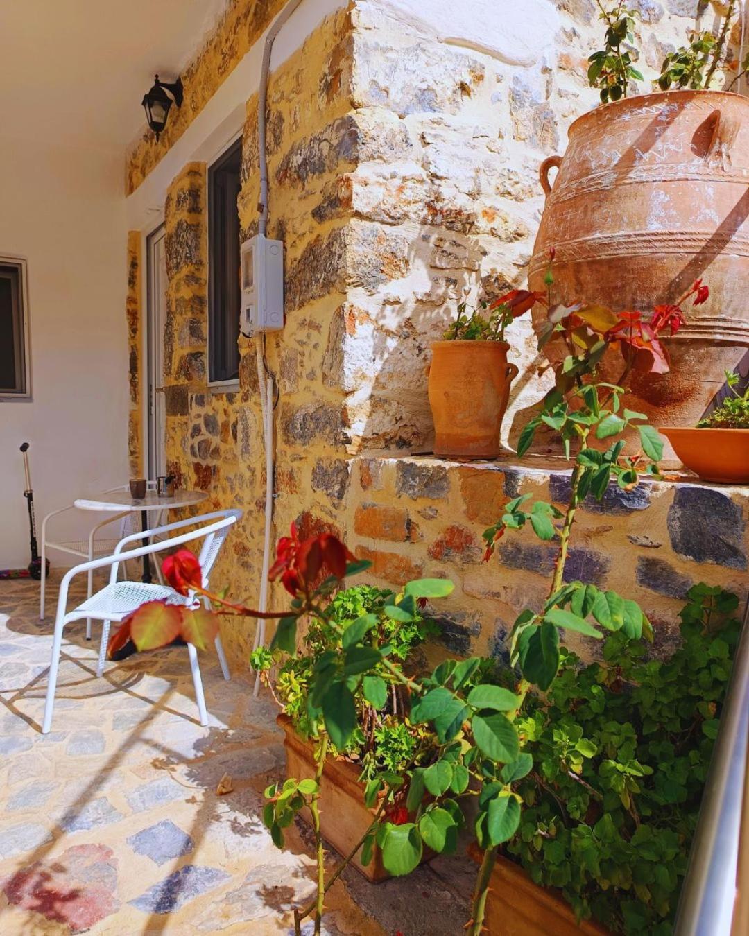 Roza Stone & Apartment *