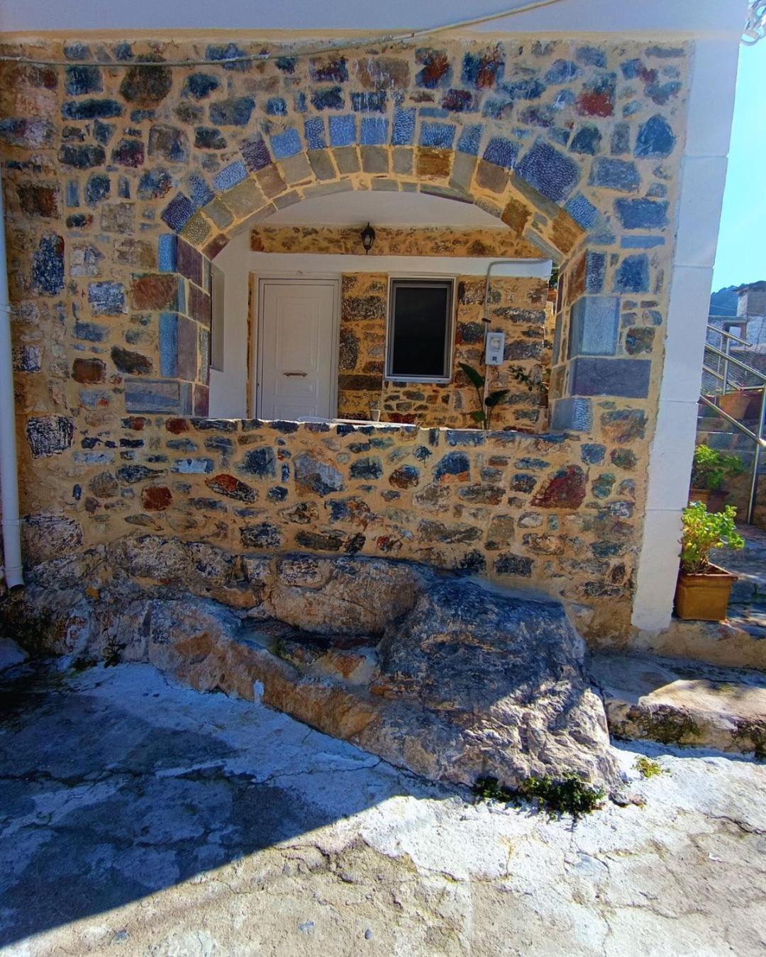 Apartment Roza Stone &